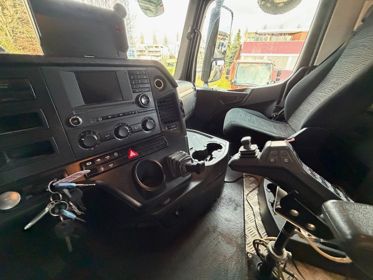 MERCEDES Arocs 3243 - Abrollkipper: das Bild 5 MERCEDES Arocs 3243 - Abrollkipper: das Bild 5