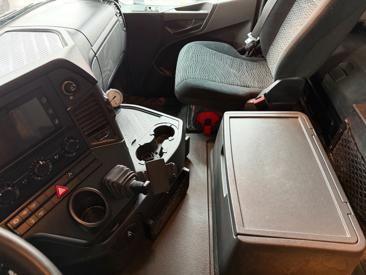 MERCEDES Arocs 4451 - Kipper: das Bild 5 MERCEDES Arocs 4451 - Kipper: das Bild 5