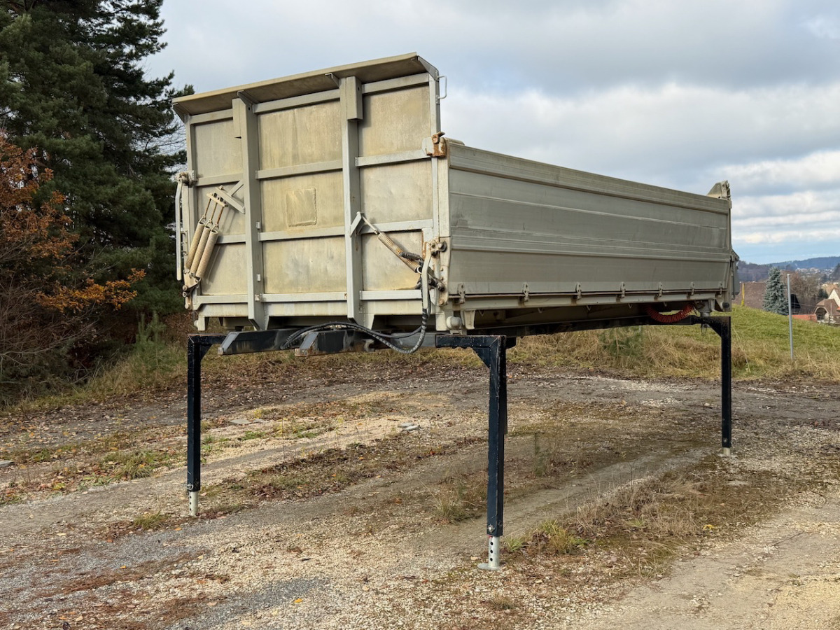 RENAULT C520 8x4 Wechselsystem Siloki + Kipper - Kipper: das Bild 2 RENAULT C520 8x4 Wechselsystem Siloki + Kipper - Kipper: das Bild 2