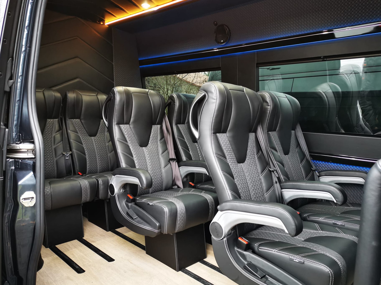 Mercedes Sprinter 319 9 Sitzer L2H1 - Personentransporter: das Bild 5 Mercedes Sprinter 319 9 Sitzer L2H1 - Personentransporter: das Bild 5