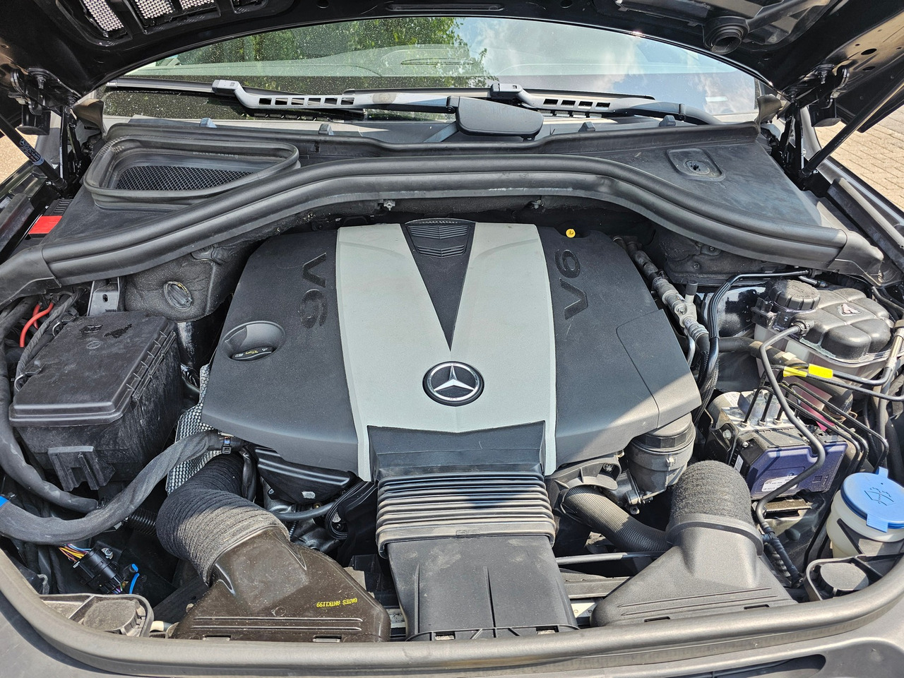 SUV/ Geländewagen Mercedes Benz ML 350 Bluetec AMG: das Bild 18