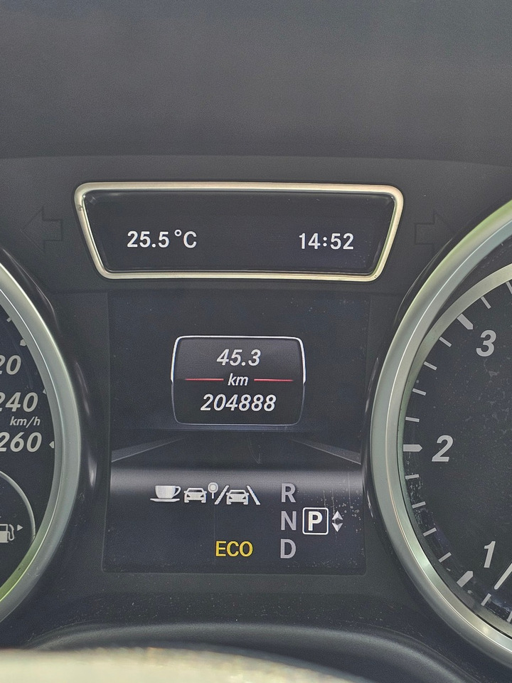 SUV/ Geländewagen Mercedes Benz ML 350 Bluetec AMG: das Bild 20