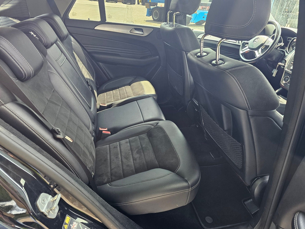 SUV/ Geländewagen Mercedes Benz ML 350 Bluetec AMG: das Bild 13