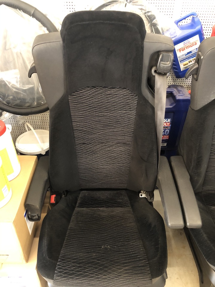 DRIVER' S SEAT GRAMMER ACTROS MP4-CENTRAL SEAT ATEGO 2 - Sitz für LKW: das Bild 2 DRIVER' S SEAT GRAMMER ACTROS MP4-CENTRAL SEAT ATEGO 2 - Sitz für LKW: das Bild 2
