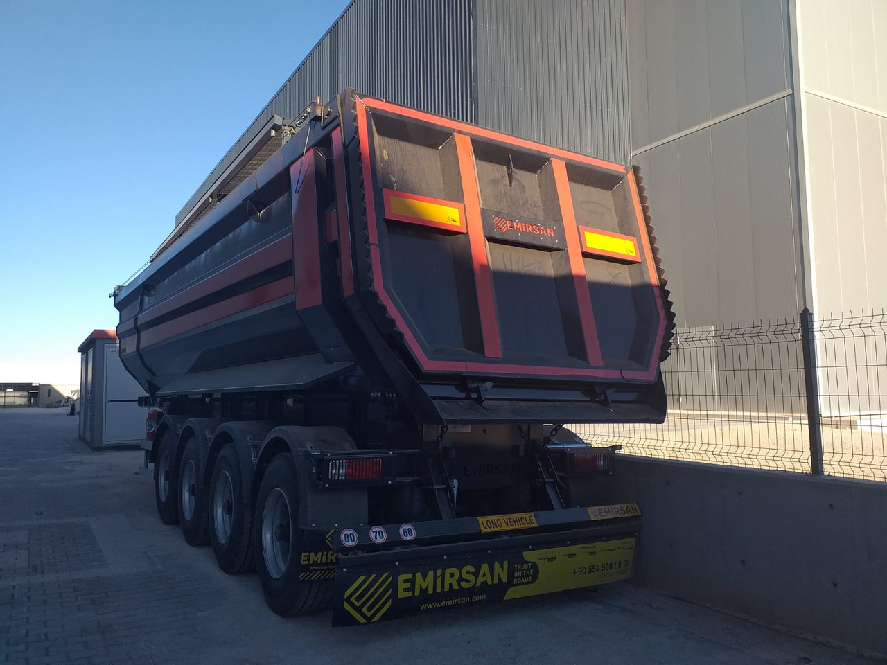 Kipper Auflieger, Zustand - NEU EMIRSAN SELF-STEERING, 4 AXLE U TYPE TIPPER: das Bild 6