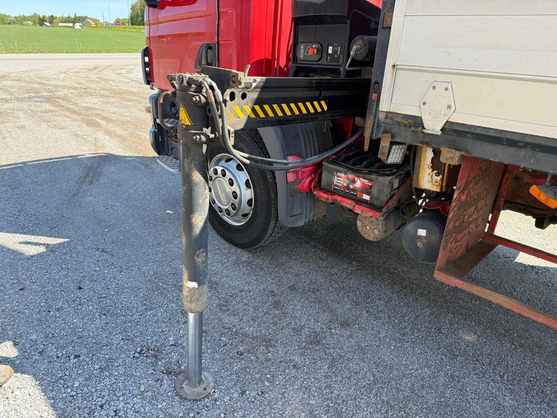 Pritsche LKW, Autokran Scania P94D: das Bild 19
