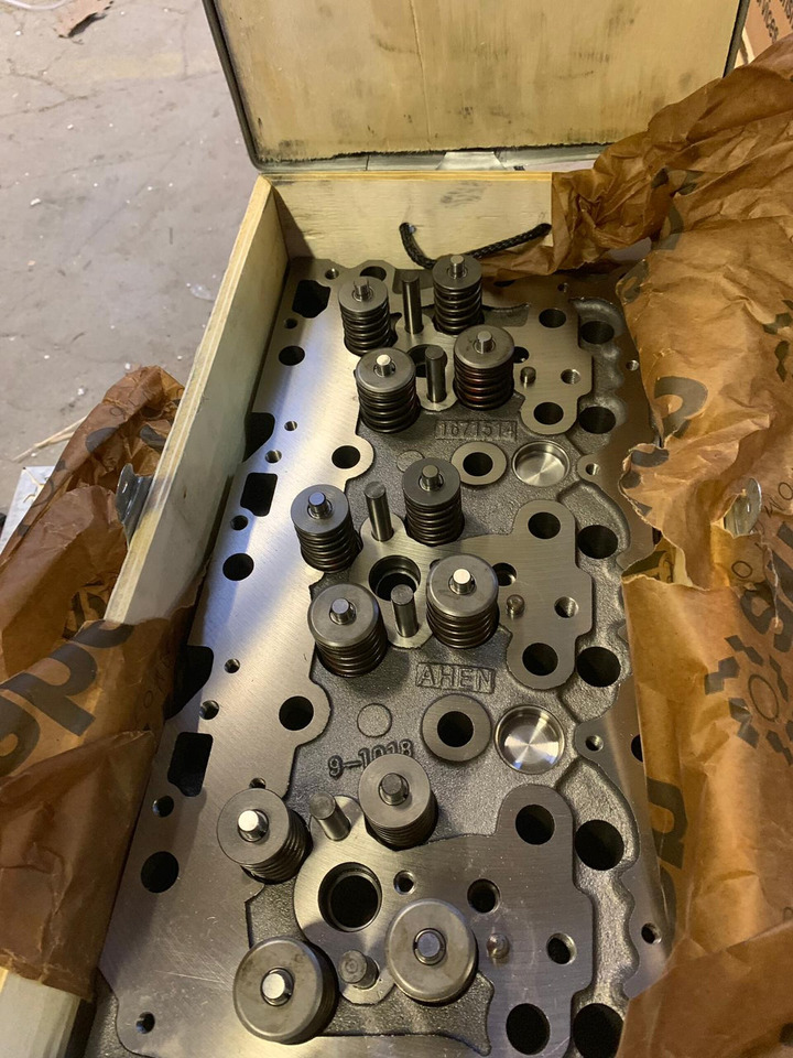 DAF XF95 EURO 3 ASSEMBLED CYLINDER HEAD FULL VALVE 1671514 - Zylinderkopf für LKW: das Bild 3 DAF XF95 EURO 3 ASSEMBLED CYLINDER HEAD FULL VALVE 1671514 - Zylinderkopf für LKW: das Bild 3