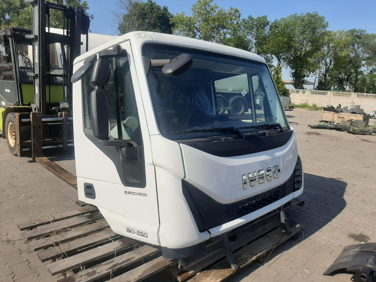 IVECO EUROCARGO 150-280 EURO 5-6 CABINE 4X4 NIEUW HANDMATIG 000135 - Fahrerhaus für LKW: das Bild 1 IVECO EUROCARGO 150-280 EURO 5-6 CABINE 4X4 NIEUW HANDMATIG 000135 - Fahrerhaus für LKW: das Bild 1