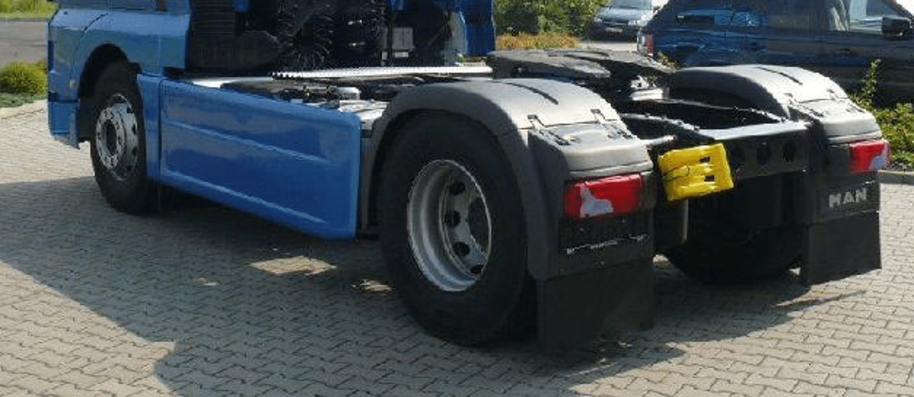 MAN TGA TGX ZIJSKIRT WB 3900MM EURO 3-5 PRIMER 000078A - Karosserie und Außen für LKW: das Bild 2 MAN TGA TGX ZIJSKIRT WB 3900MM EURO 3-5 PRIMER 000078A - Karosserie und Außen für LKW: das Bild 2