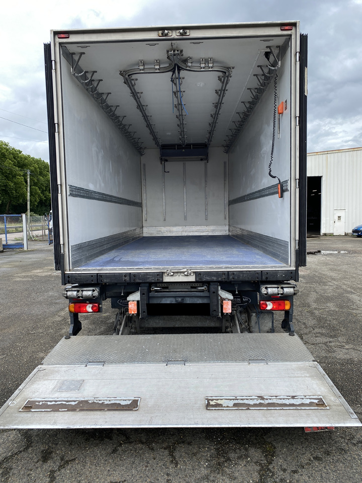 RENAULT D16 - Kühlkoffer LKW: das Bild 3 RENAULT D16 - Kühlkoffer LKW: das Bild 3