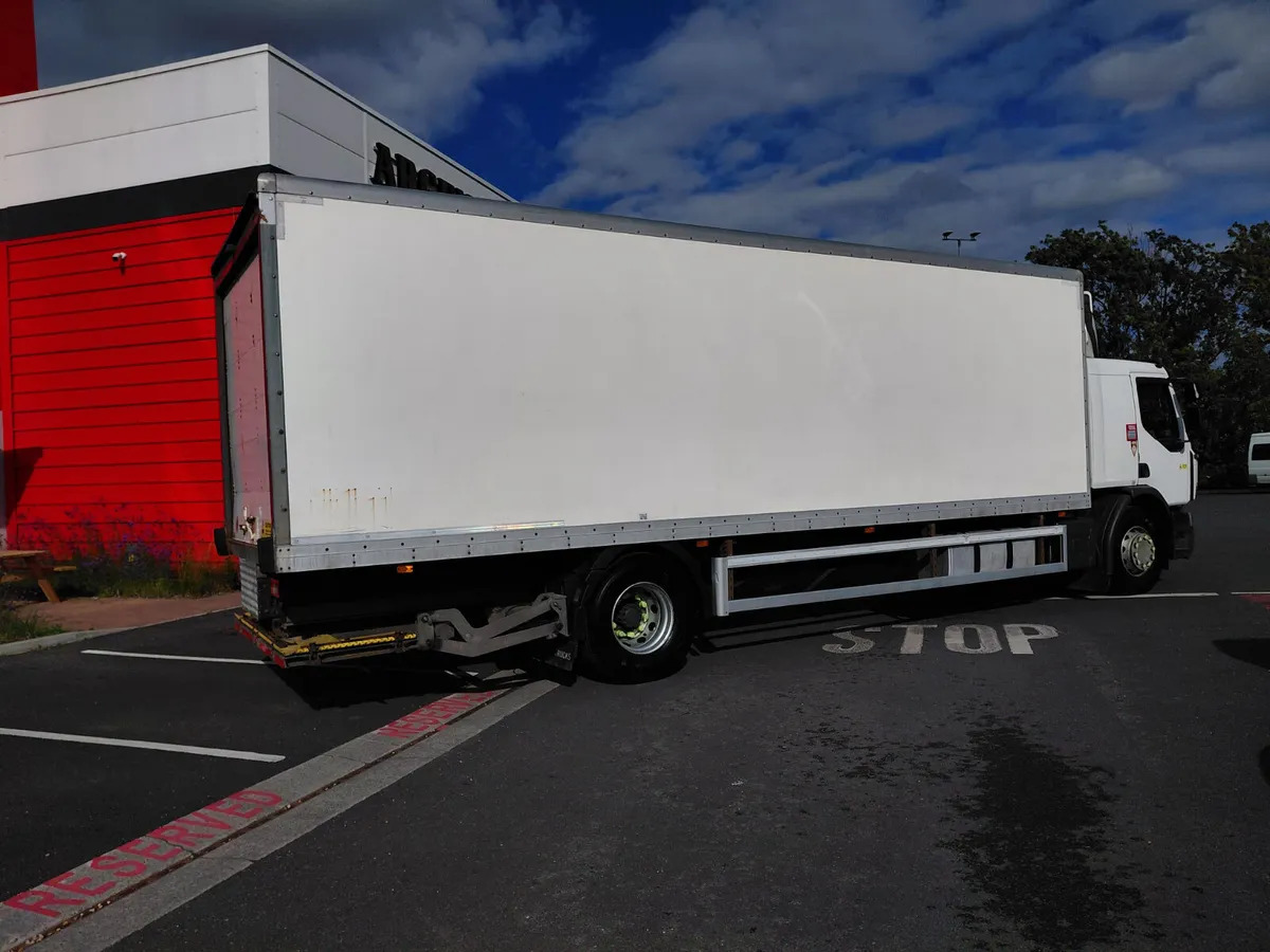 2019 Renault D18 Wide 4×2 18 Tonne - Koffer LKW: das Bild 4 2019 Renault D18 Wide 4×2 18 Tonne - Koffer LKW: das Bild 4