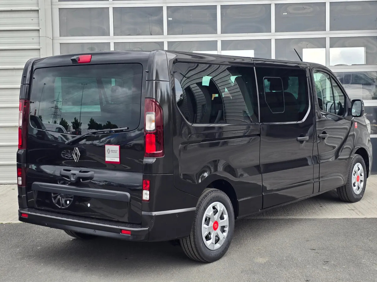 2025 Renault Trafic Combi 170BHP Auto - Personentransporter: das Bild 5 2025 Renault Trafic Combi 170BHP Auto - Personentransporter: das Bild 5