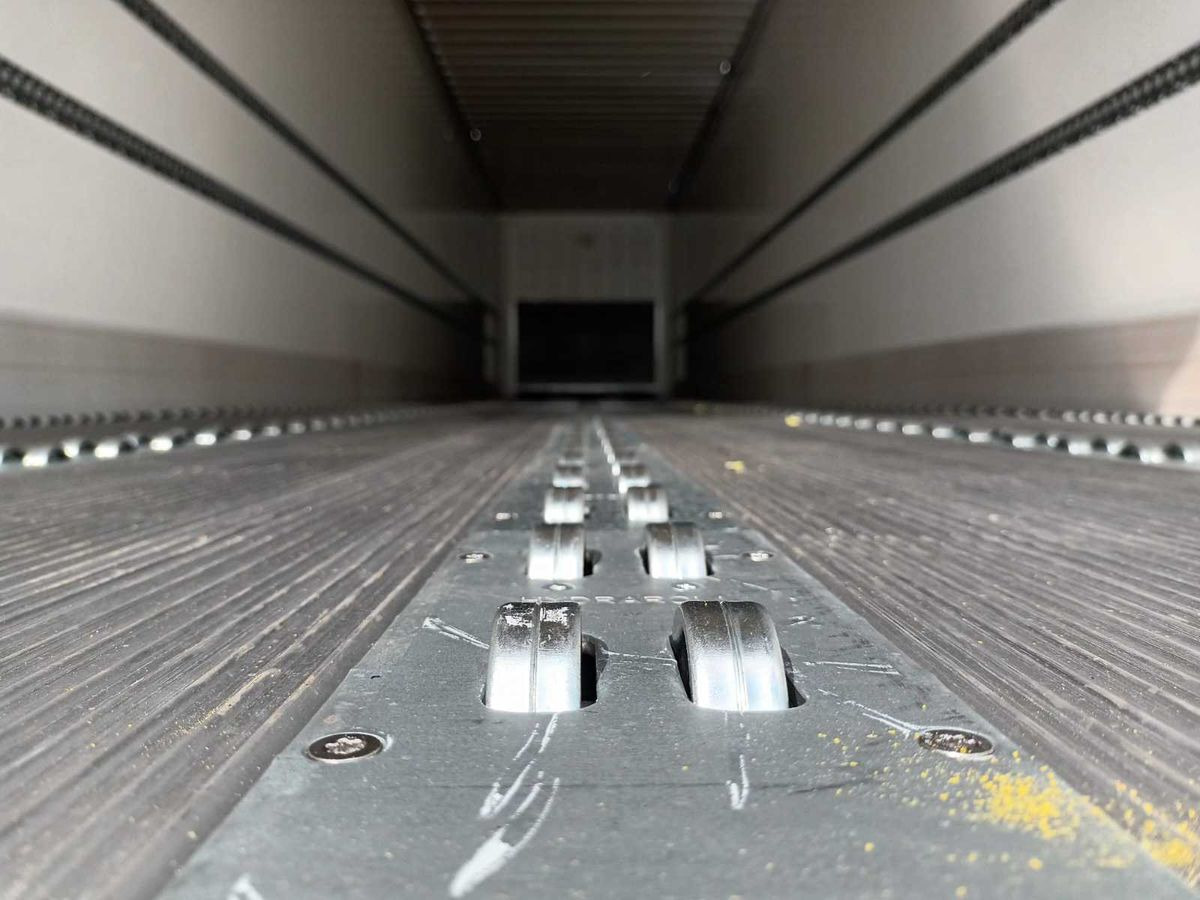 NEW Krone Dry liner with Rollerbed floor Airfreight for sale - Koffer Auflieger: das Bild 4 NEW Krone Dry liner with Rollerbed floor Airfreight for sale - Koffer Auflieger: das Bild 4