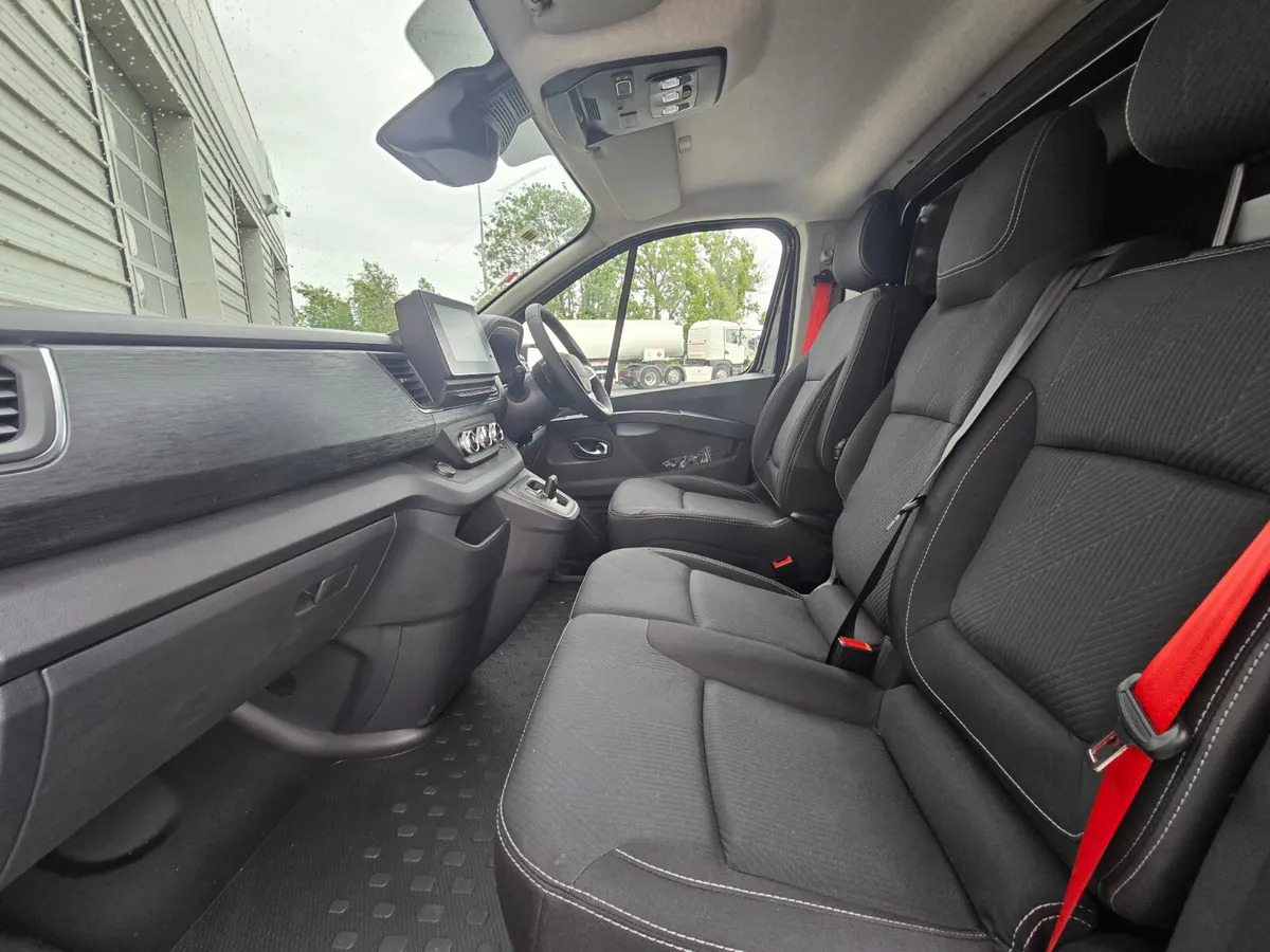 Kastenwagen, Zustand - NEU NEW Renault Trafic Exclusive 170BHP/150BHP Auto White: das Bild 11
