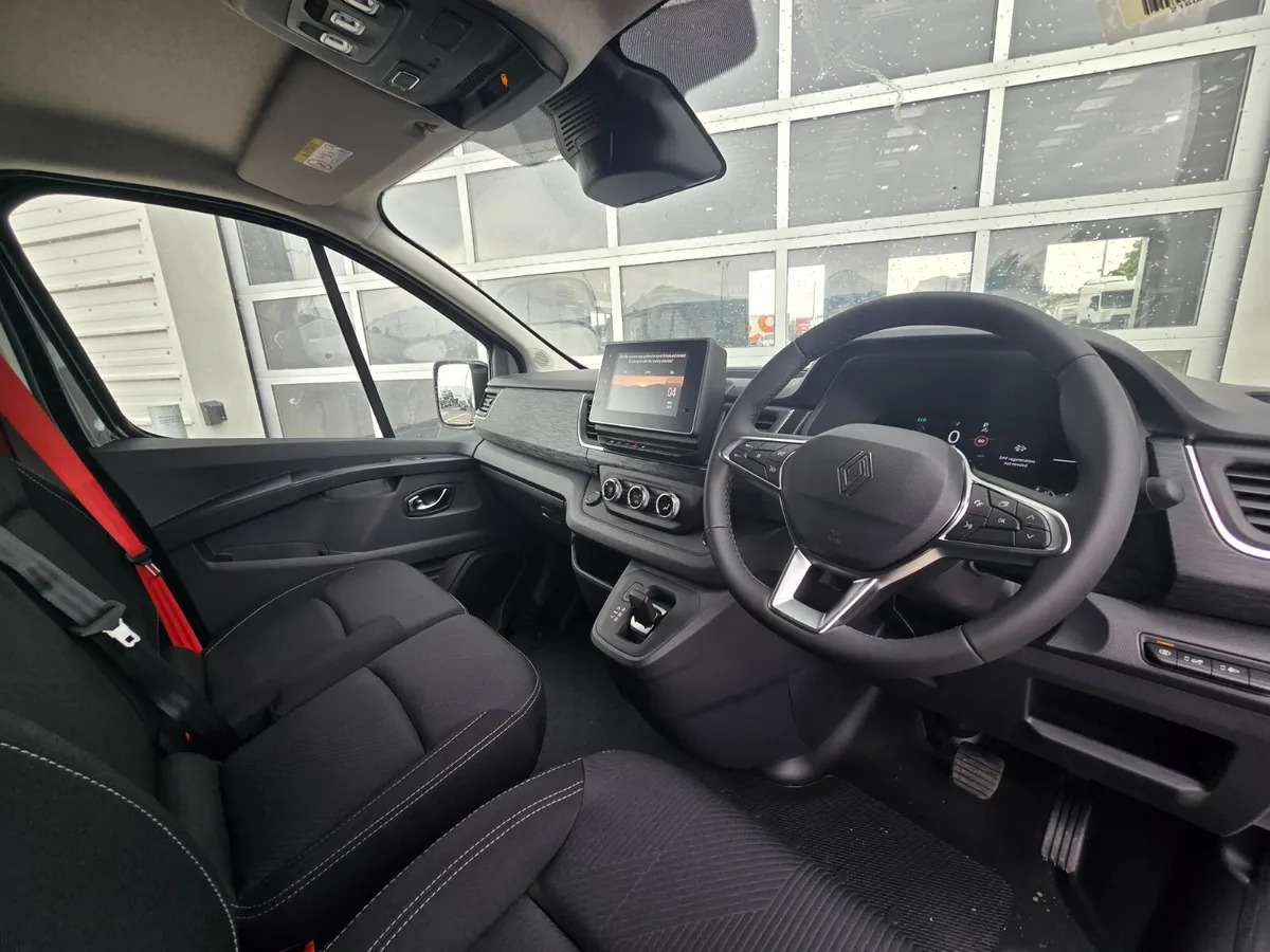 Kastenwagen, Zustand - NEU NEW Renault Trafic Exclusive 170BHP/150BHP Auto White: das Bild 10