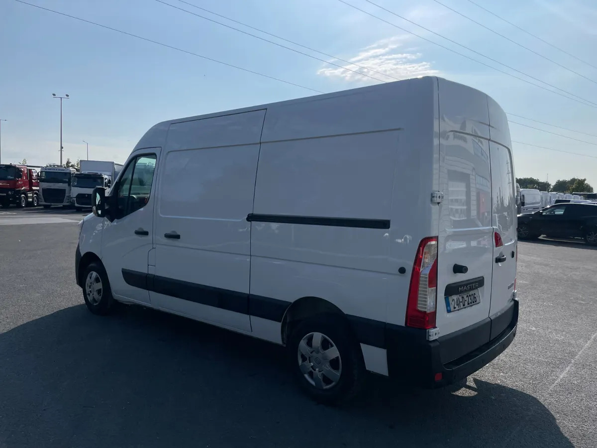 Only 10K Kms – 2024 Renault Master L2H2 - Kastenwagen: das Bild 4 Only 10K Kms – 2024 Renault Master L2H2 - Kastenwagen: das Bild 4
