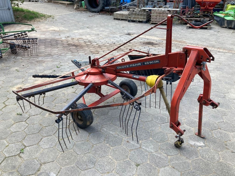 Deutz KS 90 Cirkelhark - Heuwender/ Wenderechen: das Bild 4 Deutz KS 90 Cirkelhark - Heuwender/ Wenderechen: das Bild 4