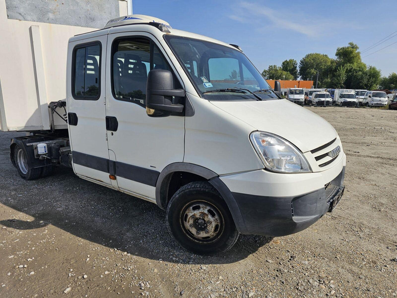 Iveco Daily 40 C 15 double cabine - BE Mini Trekker - SZM - 3.5t - Minisattelzug, Transporter mit Doppelkabine: das Bild 1 Iveco Daily 40 C 15 double cabine - BE Mini Trekker - SZM - 3.5t - Minisattelzug, Transporter mit Doppelkabine: das Bild 1