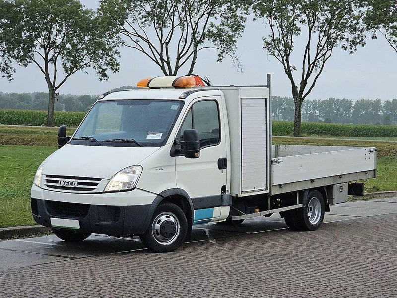 Iveco Daily 40C15 - Flatbed + crane - Pritsche Transporter, Autokran: das Bild 1 Iveco Daily 40C15 - Flatbed + crane - Pritsche Transporter, Autokran: das Bild 1