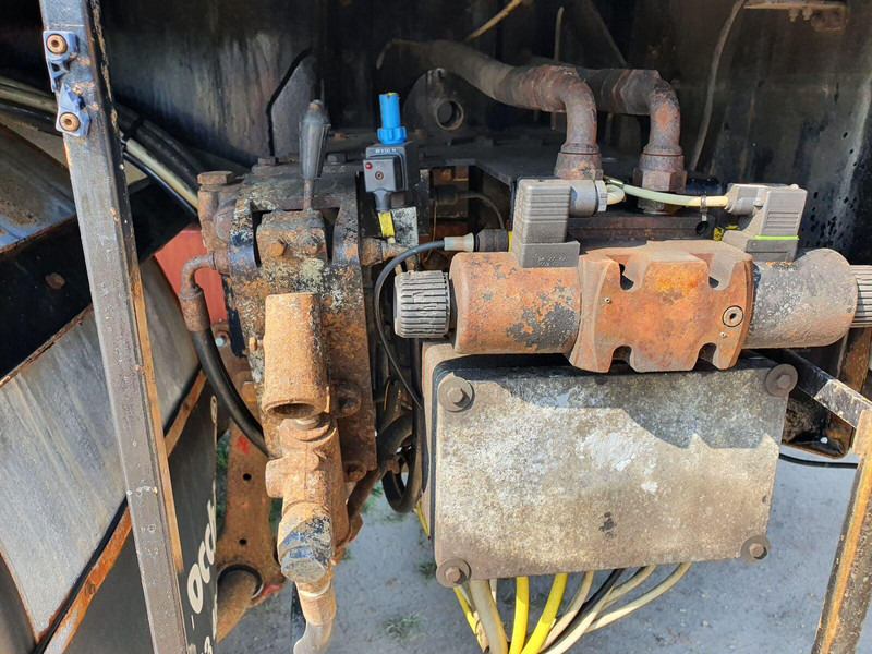 LKW mit Arbeitsbühne Iveco Eurocargo ML 180 E 24 - Bizocchi KJF 320 lifting basket 32 m: das Bild 20 LKW mit Arbeitsbühne Iveco Eurocargo ML 180 E 24 - Bizocchi KJF 320 lifting basket 32 m: das Bild 20