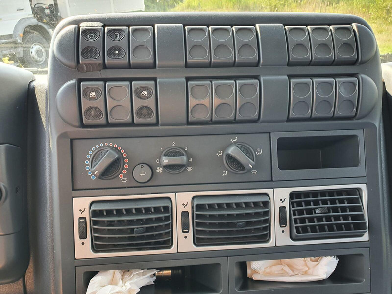 LKW mit Arbeitsbühne Iveco Eurocargo ML 180 E 24 - Bizocchi KJF 320 lifting basket 32 m: das Bild 15 LKW mit Arbeitsbühne Iveco Eurocargo ML 180 E 24 - Bizocchi KJF 320 lifting basket 32 m: das Bild 15