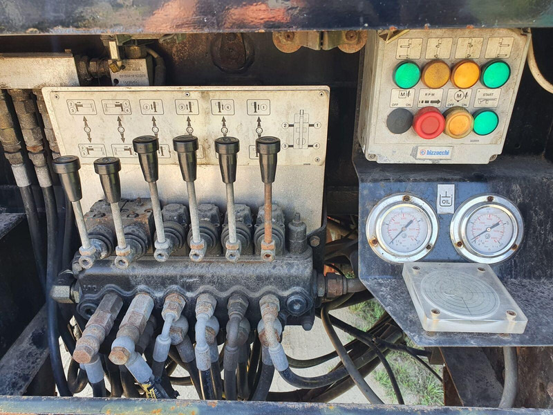 LKW mit Arbeitsbühne Iveco Eurocargo ML 180 E 24 - Bizocchi KJF 320 lifting basket 32 m: das Bild 16 LKW mit Arbeitsbühne Iveco Eurocargo ML 180 E 24 - Bizocchi KJF 320 lifting basket 32 m: das Bild 16