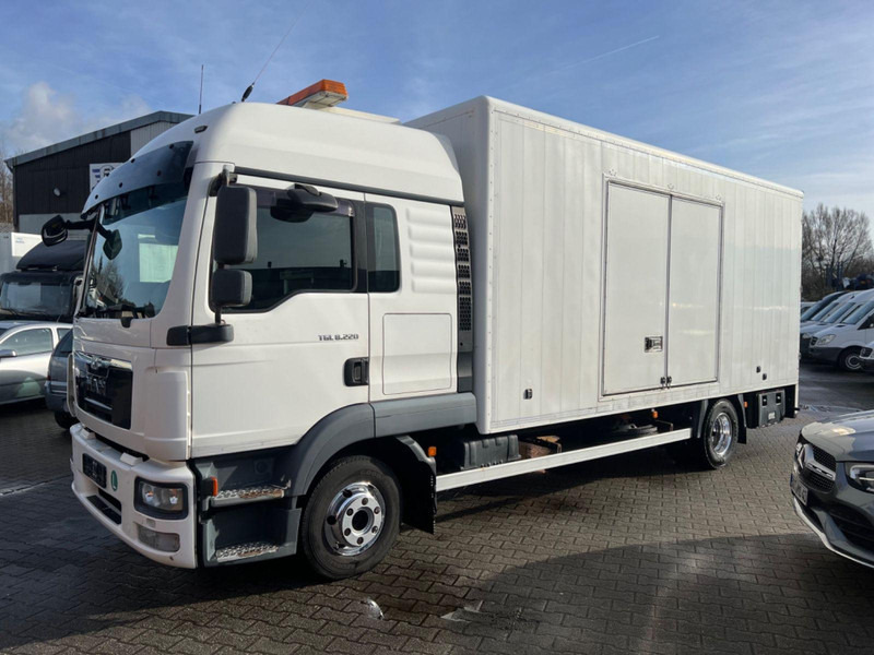 MAN TGL 8.220 Abschlepper*Geschlossen*Aufgelastet* - Autotransporter LKW: das Bild 1 MAN TGL 8.220 Abschlepper*Geschlossen*Aufgelastet* - Autotransporter LKW: das Bild 1