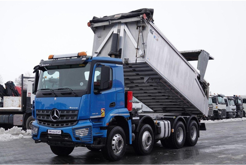 Mercedes-Benz AROCS 3243 / 8x4 / WYWROTKA 20m3 / TYLNOZSYP / EURO 6 / OPONY 10 - Kipper: das Bild 1 Mercedes-Benz AROCS 3243 / 8x4 / WYWROTKA 20m3 / TYLNOZSYP / EURO 6 / OPONY 10 - Kipper: das Bild 1