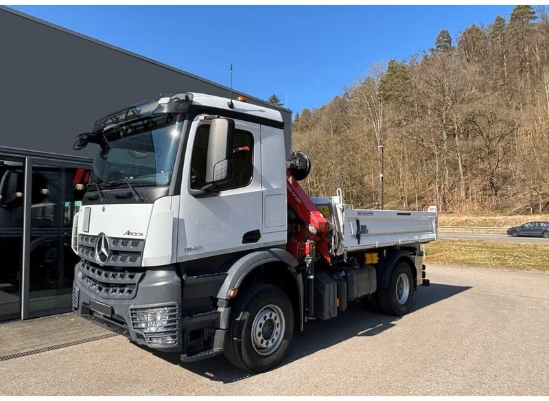Mercedes-Benz Arocs 1840 - 3 way tipper truck + crane - Kipper, Autokran: das Bild 1 Mercedes-Benz Arocs 1840 - 3 way tipper truck + crane - Kipper, Autokran: das Bild 1