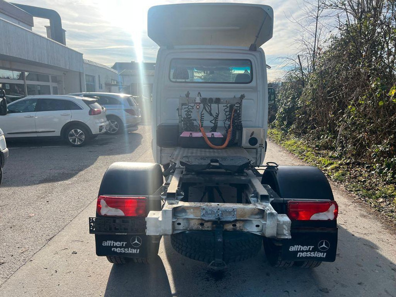 Mercedes-Benz SPRINTER 519 - Minisattelzug: das Bild 4 Mercedes-Benz SPRINTER 519 - Minisattelzug: das Bild 4