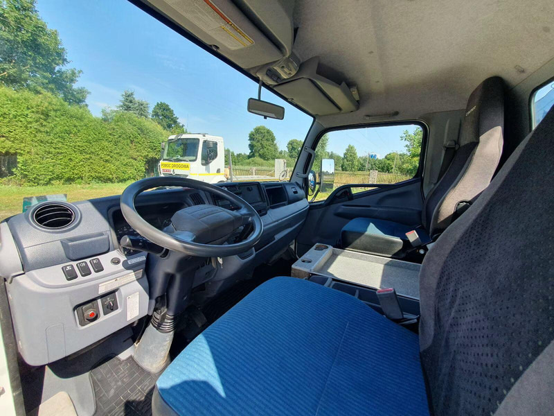 Mitsubishi Fuso Canter 7C15 - Flatbed truck + crane - Pritsche LKW, Autokran: das Bild 5 Mitsubishi Fuso Canter 7C15 - Flatbed truck + crane - Pritsche LKW, Autokran: das Bild 5