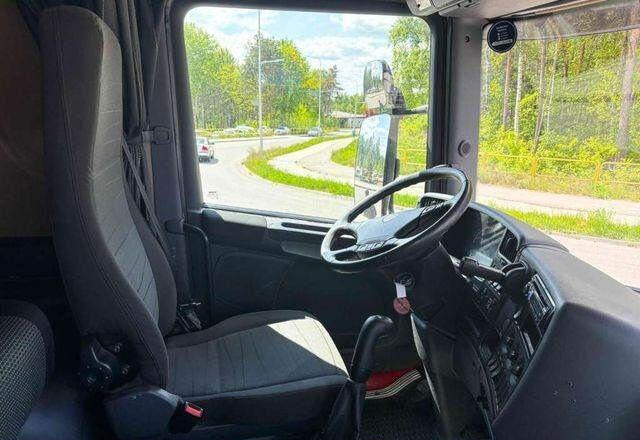 Scania D 320 FIRE BRIGADE Tank 12,000 Litres - Feuerwehrfahrzeug: das Bild 3 Scania D 320 FIRE BRIGADE Tank 12,000 Litres - Feuerwehrfahrzeug: das Bild 3