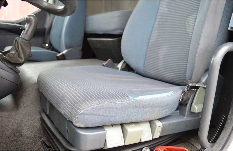 Plane LKW Volvo FL 290 12.290 CURTAIN TILT EURO 5: das Bild 18 Plane LKW Volvo FL 290 12.290 CURTAIN TILT EURO 5: das Bild 18