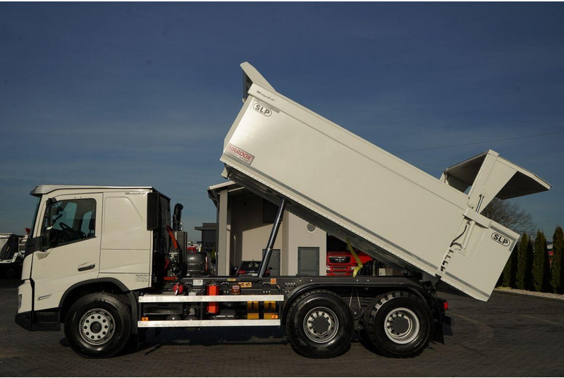 Volvo FMX 550 / 6x4 / WYWROTKA / WOZIDŁO / HARDOX / HYDRAULICZNA KLAPA - Kipper: das Bild 2 Volvo FMX 550 / 6x4 / WYWROTKA / WOZIDŁO / HARDOX / HYDRAULICZNA KLAPA - Kipper: das Bild 2