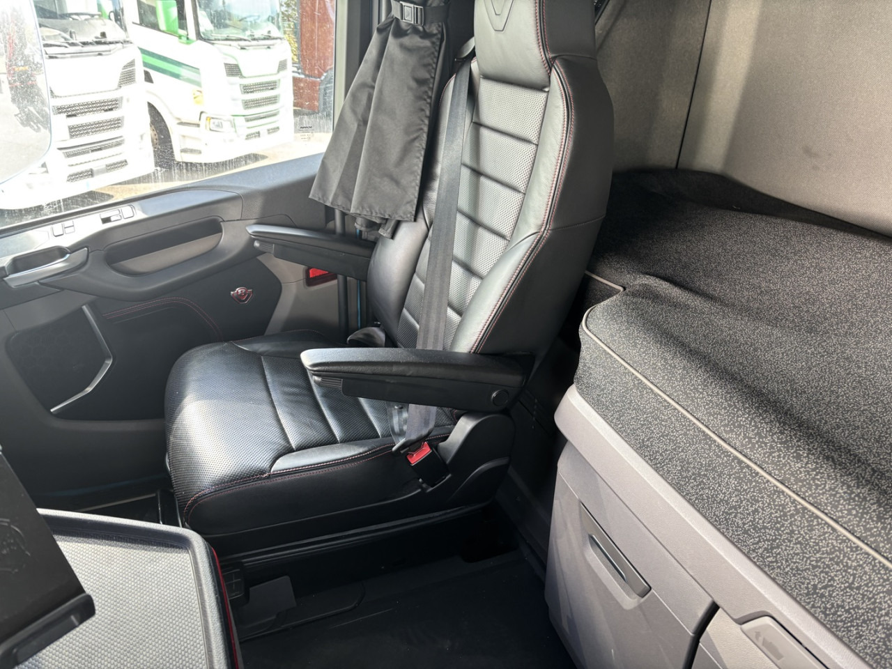 SCANIA S 660 A4x2NB - Sattelzugmaschine: das Bild 5 SCANIA S 660 A4x2NB - Sattelzugmaschine: das Bild 5