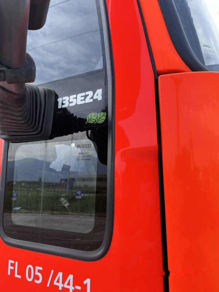 IVECO 135E24 - Feuerwehrfahrzeug: das Bild 2 IVECO 135E24 - Feuerwehrfahrzeug: das Bild 2