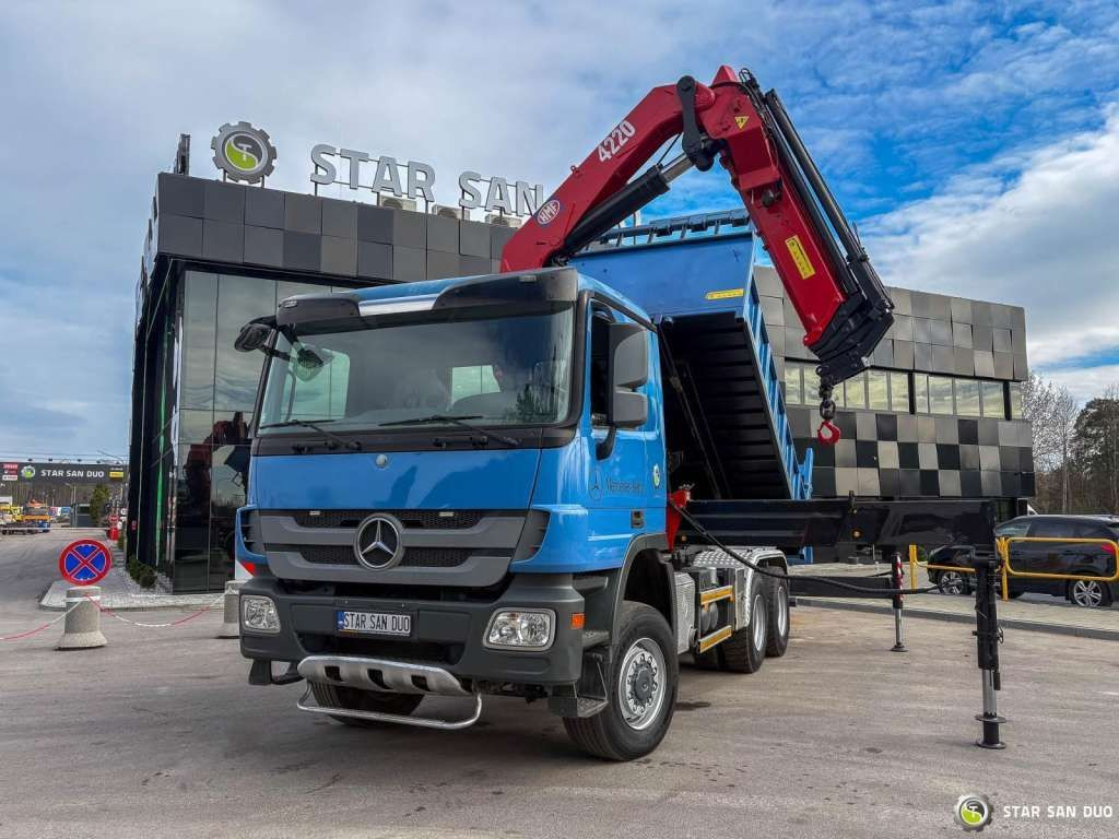 Mercedes-Benz ACTROS 3341 6x6 HMF 4220 K4 CRANE KIPPER - Kipper: das Bild 2 Mercedes-Benz ACTROS 3341 6x6 HMF 4220 K4 CRANE KIPPER - Kipper: das Bild 2
