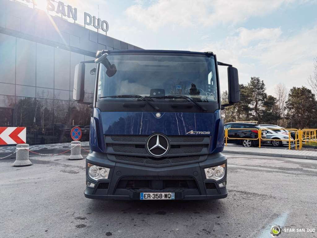 Sattelzugmaschine Mercedes-Benz  ACTROS 1843 4x2 EURO 6 Hydraulic LOHR: das Bild 12