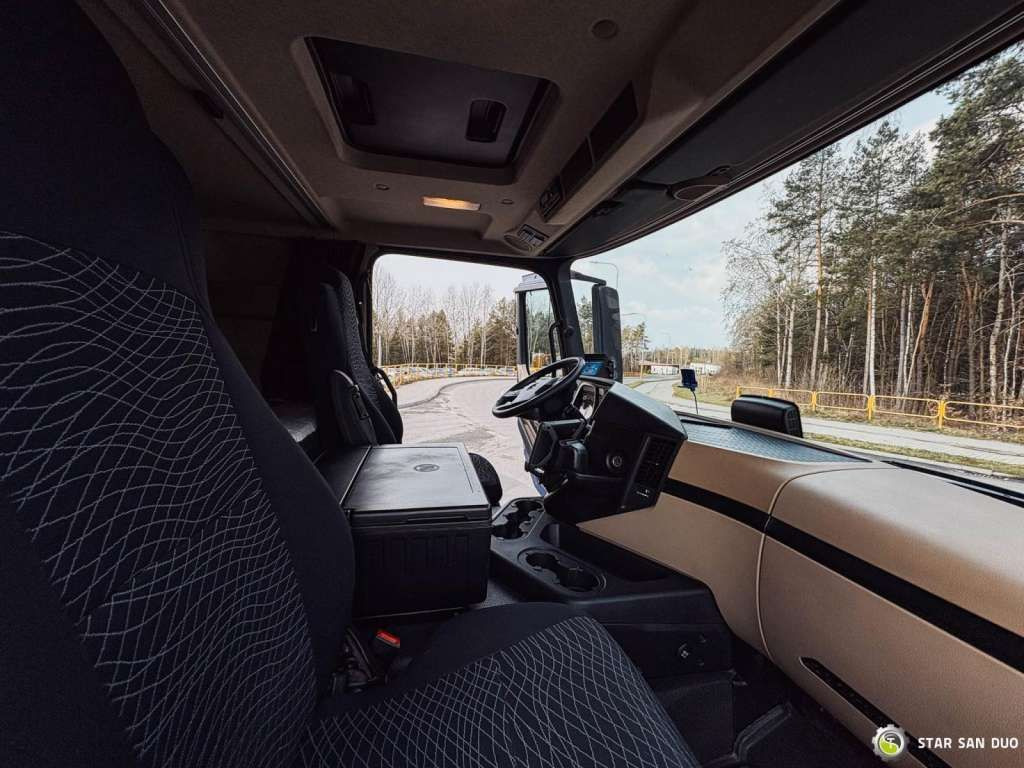 Sattelzugmaschine Mercedes-Benz  ACTROS 1843 4x2 EURO 6 Hydraulic LOHR: das Bild 22