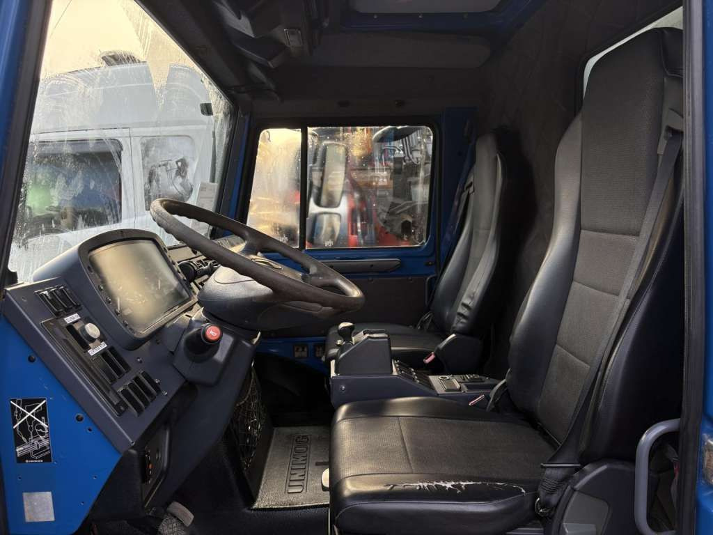 Fahrgestell LKW Unimog Mercedes-Benz Unimog U 4000 4x4 Camper Expeditio: das Bild 12
