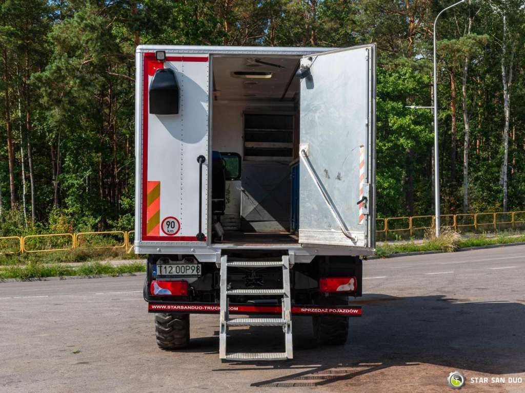 Fahrgestell LKW Unimog Mercedes-Benz Unimog U 4000 4x4 Camper Expeditio: das Bild 10