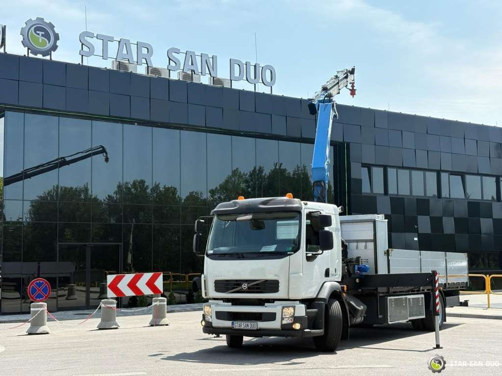 Volvo FE 240 4x2 HMF 1560 K3 HDS Rotator Crane Kran - Autokran: das Bild 3 Volvo FE 240 4x2 HMF 1560 K3 HDS Rotator Crane Kran - Autokran: das Bild 3