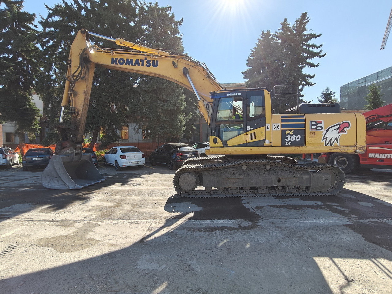 Bagger KOMATSU PC 360 LC - 10: das Bild 6