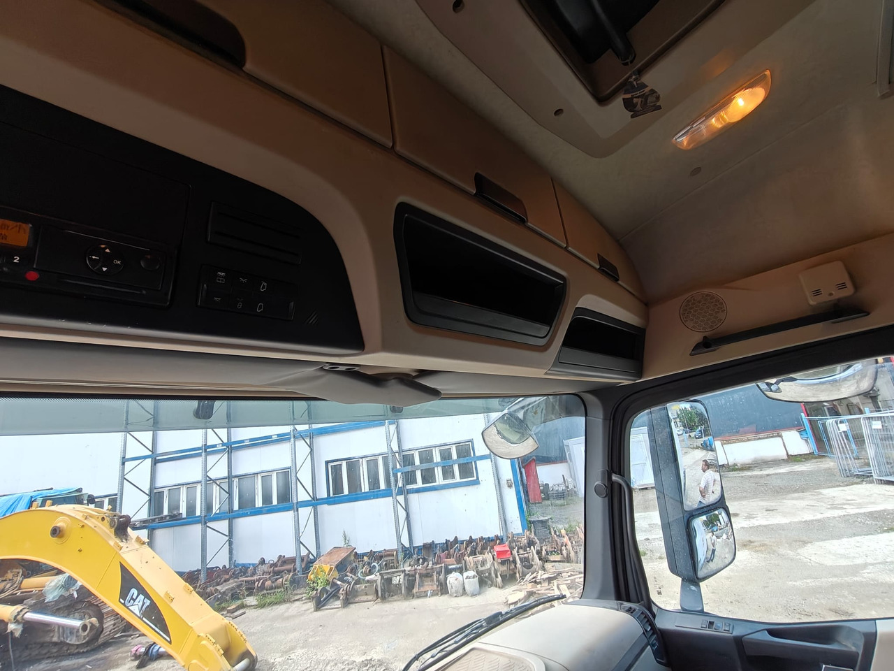 Sattelzugmaschine MERCEDES BENZ ACTROS: das Bild 11