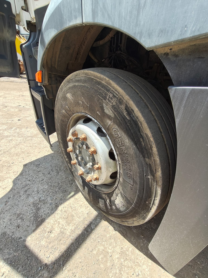 Sattelzugmaschine MERCEDES BENZ ACTROS: das Bild 18
