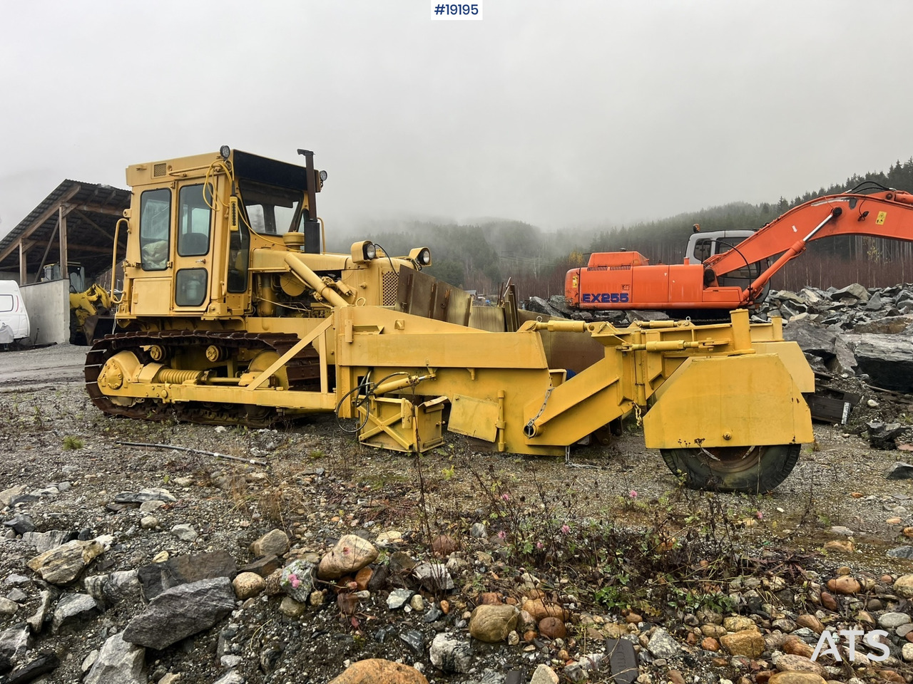 Caterpillar D5B - Bulldozer: das Bild 4 Caterpillar D5B - Bulldozer: das Bild 4