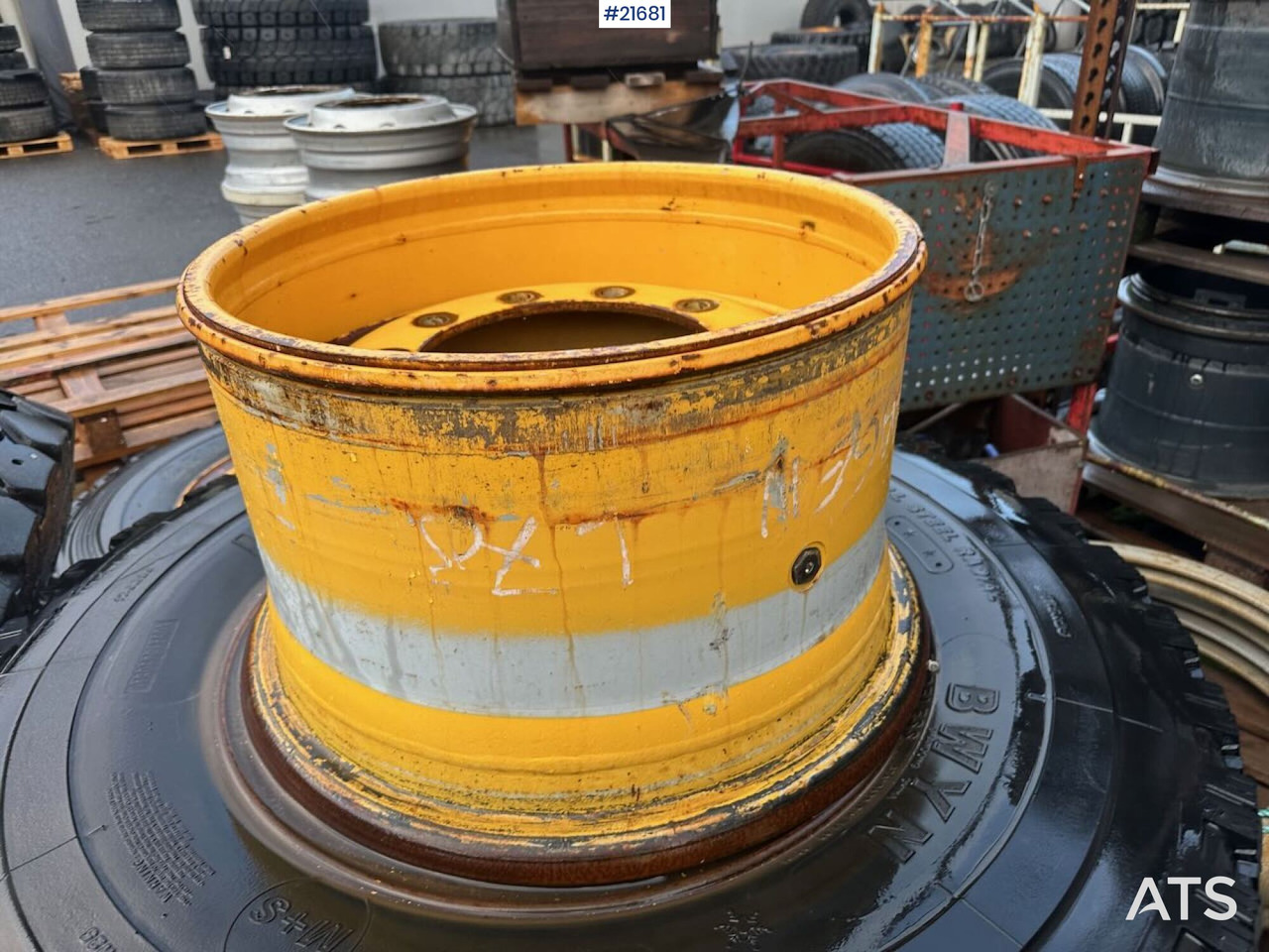 Hilo Dekkene har stått på en Volvo L60E - Felgen und Reifen für Baumaschine: das Bild 5 Hilo Dekkene har stått på en Volvo L60E - Felgen und Reifen für Baumaschine: das Bild 5