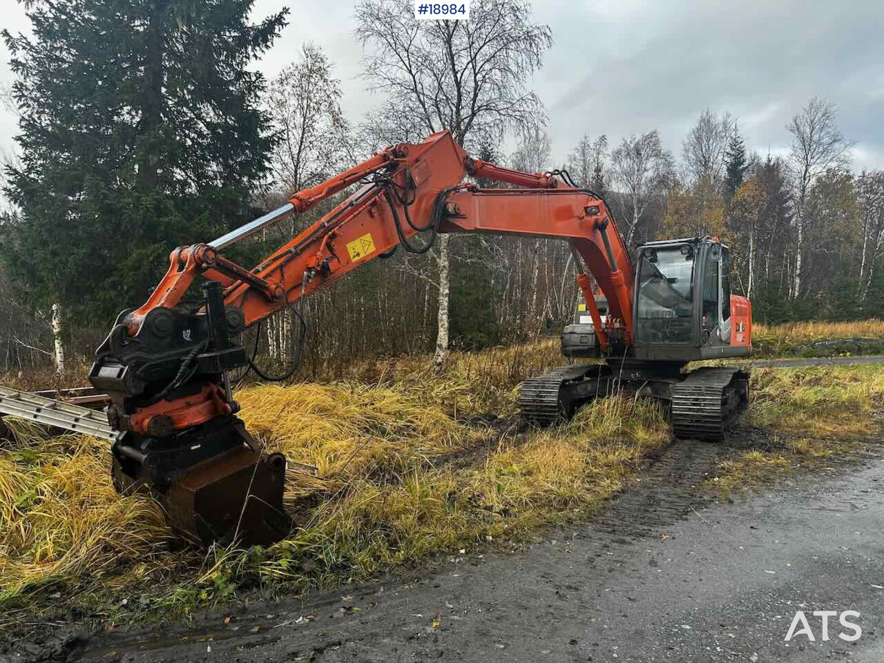 Hitachi ZX180LC-3 - Bagger: das Bild 2 Hitachi ZX180LC-3 - Bagger: das Bild 2