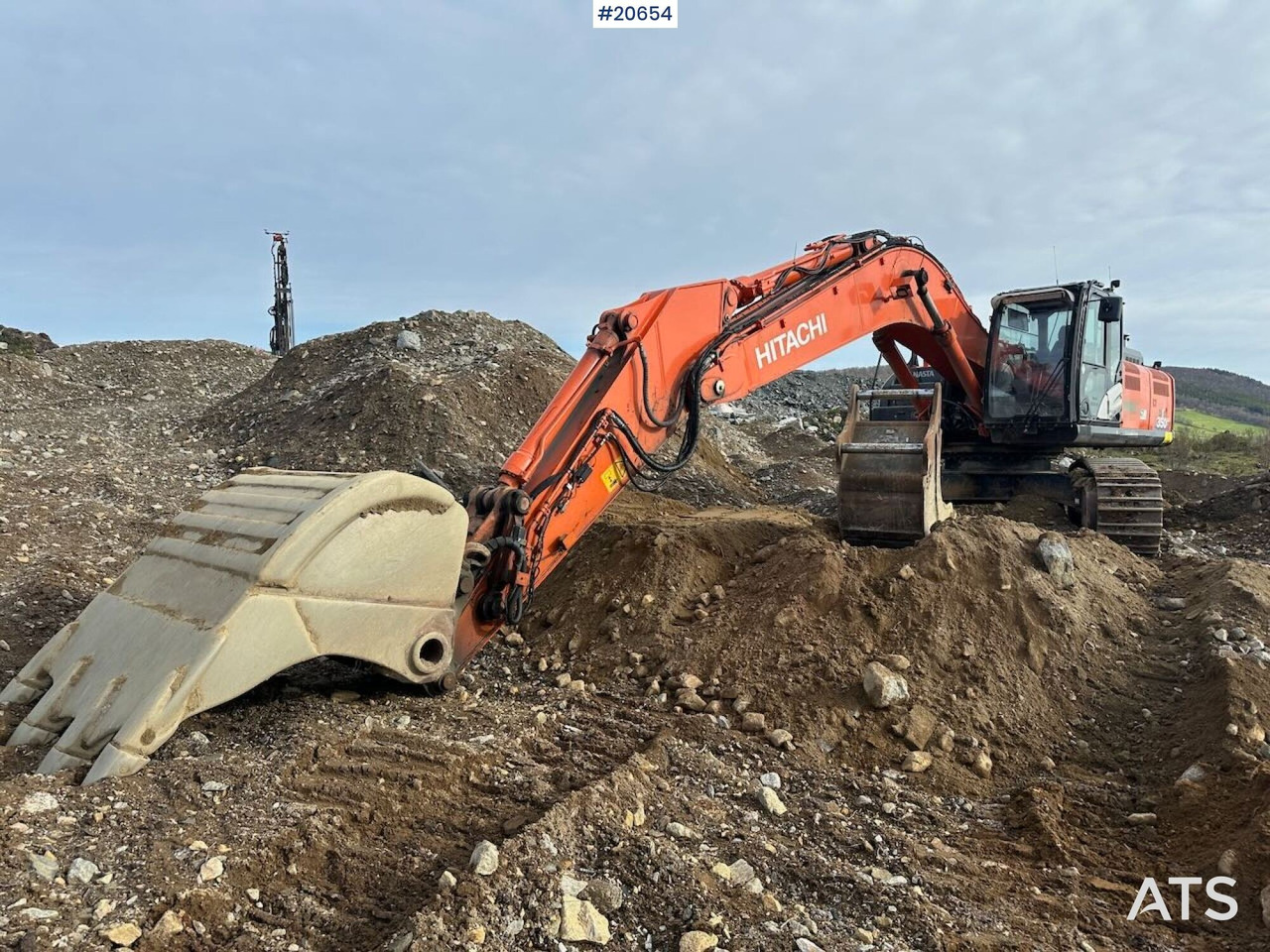 Hitachi ZX350LC-6 - Bagger: das Bild 1 Hitachi ZX350LC-6 - Bagger: das Bild 1