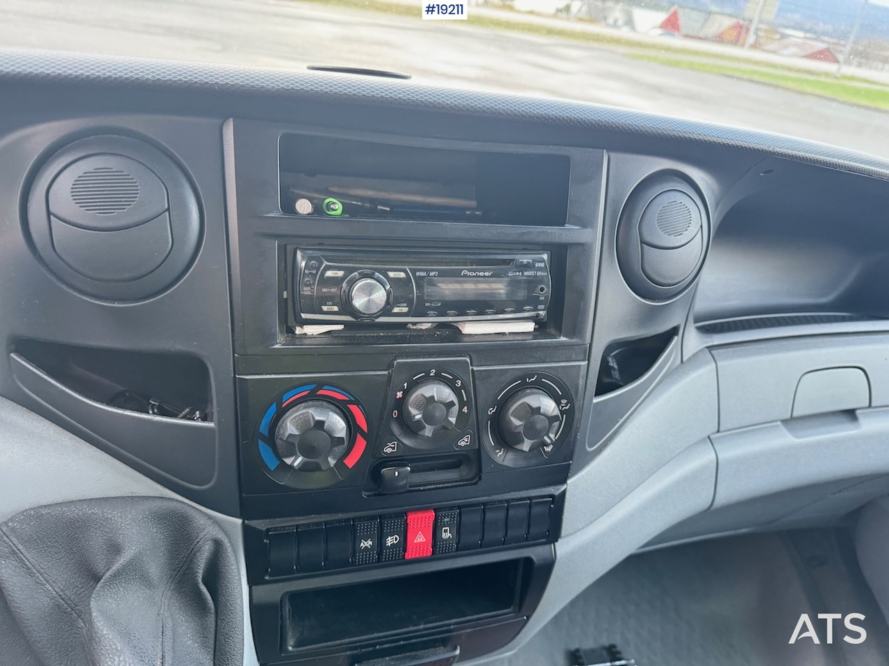 Pritsche LKW Iveco 35S14: das Bild 21